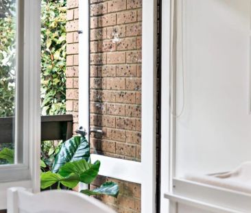 Townhouse in a rare quiet pocket of Richmond! - Photo 5