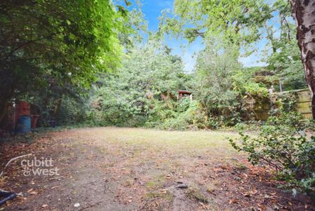 1 bedroom in a flat share to rent - Photo 5