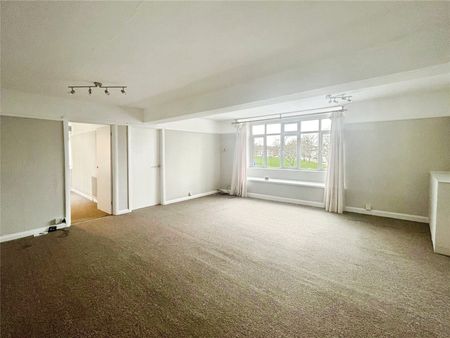 Queens Road, Weybridge, Surrey, KT13 9DL - Photo 2