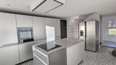 Sonvico - Spettacolare e Caratteristico 6.5 Locali su più Livelli con - Foto 2
