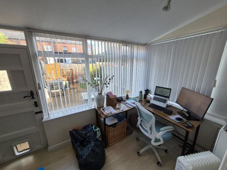 2 bedroom end of terrace house to rent - Photo 3