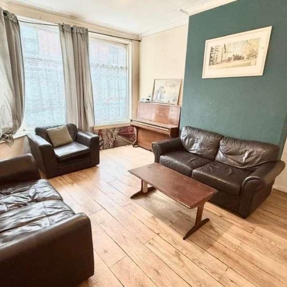 Friern Park, London, N12 - Photo 1