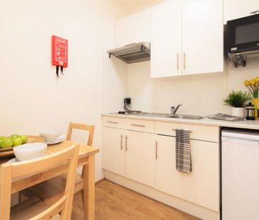 Studio to rent - Photo 6