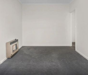 Boutique Park-Side Living in Prestigious St Kilda Hill - Photo 5