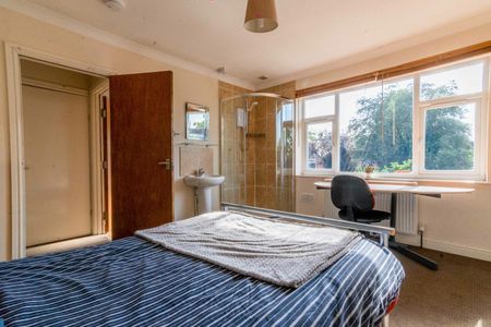 18 Abbotsford Road - Photo 2