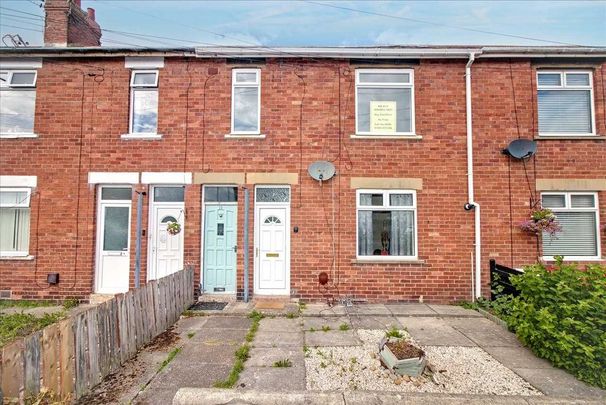 3 bedroom flat to rent - Photo 1
