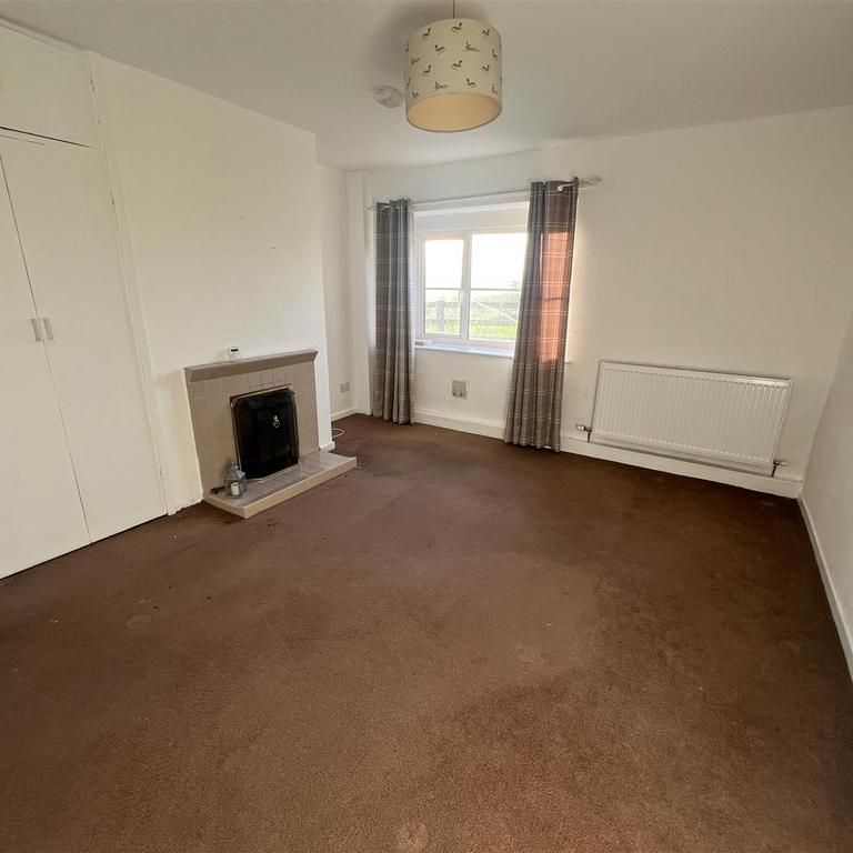 2 bedroom semi-detached bungalow to rent - Photo 1