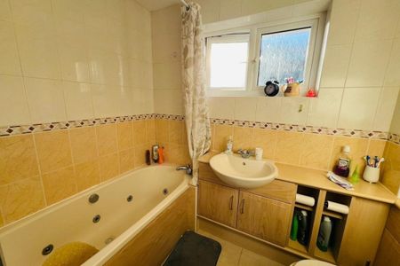 Downside Close, Eastbourne - Photo 5