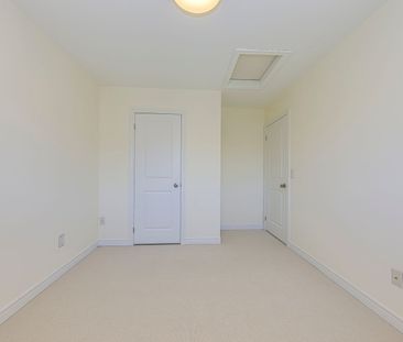 For Lease - 3075 Neyagawa Boulevard, Oakville, Ontario - Photo 1