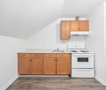 For Lease - 1 Grovepark Street, Richmond Hill, Ontario - Photo 4