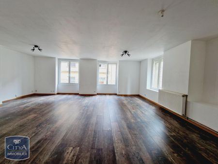 Location Appartement 3 pièces 69m² ST JUST MALMONT 43240 - Photo 2