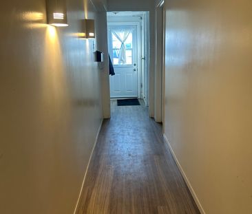 For Lease - 734 Pam Crescent, Newmarket, Ontario - Photo 2