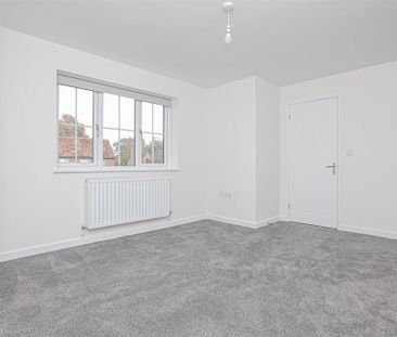 3 bedroom semi-detached house to rent - Photo 3