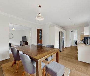 Well Designed Townhouse with Secure Garage and Courtyard - Photo 3