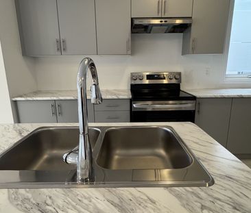 For Lease - 2031 Cameron Lott Crescent, Oshawa, Ontario - Photo 6