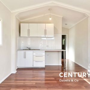 1 Bedroom Flat in Blacktown - Photo 2