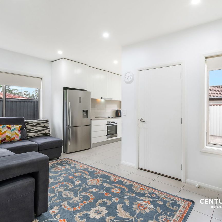 Luxurious and near New Granny Flat! - Photo 1