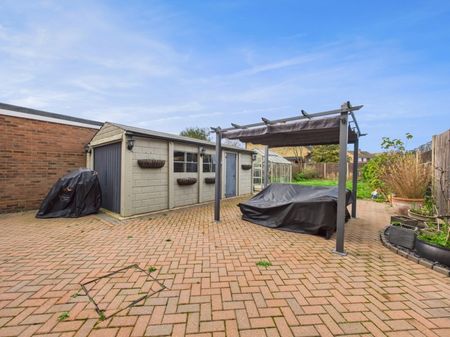 Carew Road, Ashford, Surrey,TW15 - Photo 3