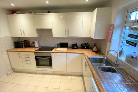 2 bedroom flat to rent - Photo 4