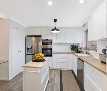 Beautifully renovated open plan home townhouse - Photo 5