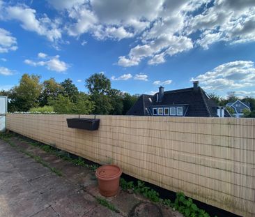 Perfekte Gelegenheit: 2-Zimmer-Wohnung mit riesiger Dachterrasse in Benrath! - Photo 1