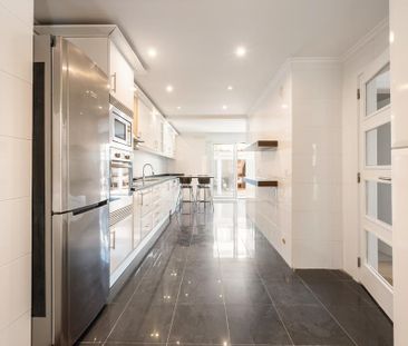 4 Bedroom House with swimming pool, São João do Estoril, Cascais - Photo 1