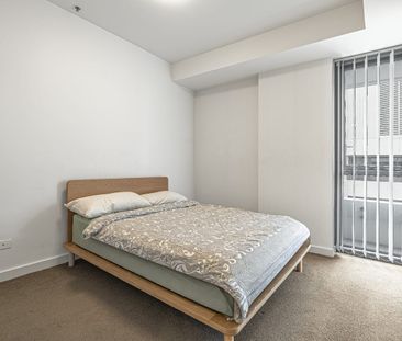 Elevated Urban Luxury - Photo 2