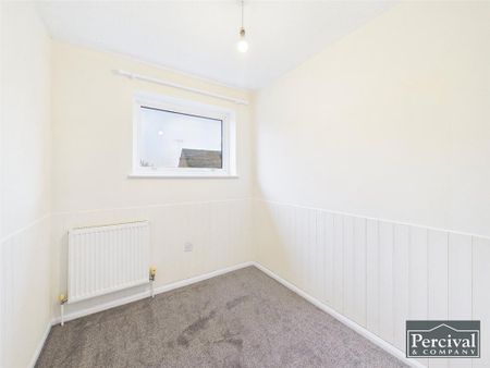 3 bedroom semi-detached house to rent - Photo 4