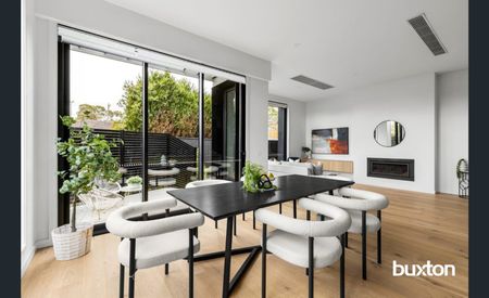 Brand new luxury home in heart of Doncaster - Photo 4