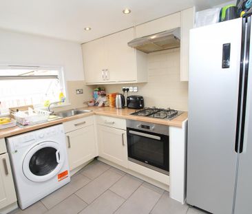 1 bedroom in a house share to rent - Photo 6