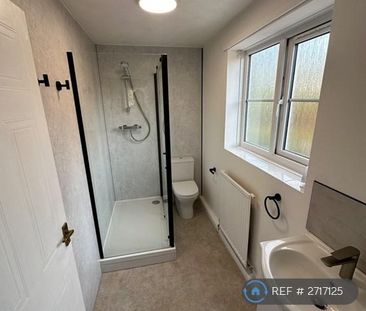 2 bedroom semi-detached house to rent - Photo 4