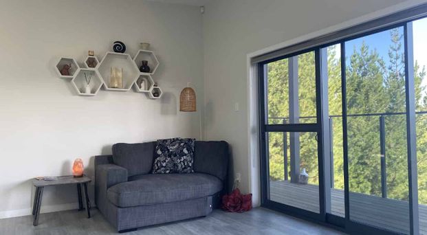 Bayview stunner - Photo 1