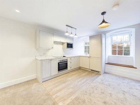 1 bedroom Flat To Let - Photo 4