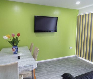 4 bedroom terraced house to rent - Photo 1