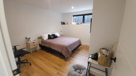 Scenic 2BR Unit with Harbour Views in Lynfield! - Photo 4