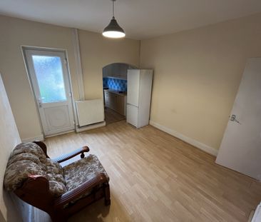 TWO BEDROOMS LOCATED CLOSE TO THE CITY CENTRE LOW MAINTENANCE ENCLO... - Photo 1