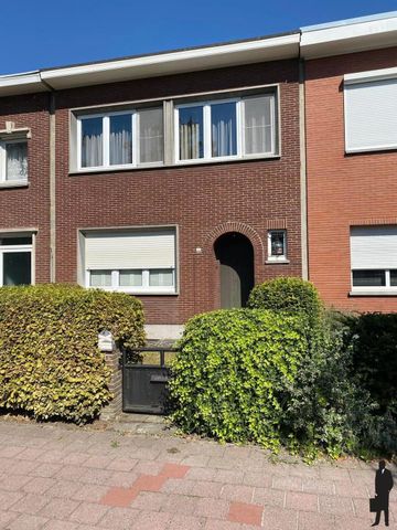 Rijwoning in hartje Brasschaat met 3 slaapkamers en tuin op ca. 282m² - Foto 4