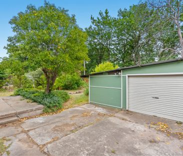 A generous home minutes from everything - Photo 4