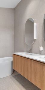 Brand New & Gorgeous - Photo 3