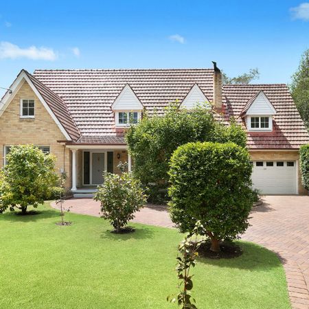 Impressive family home - In Ideal Location - Photo 3