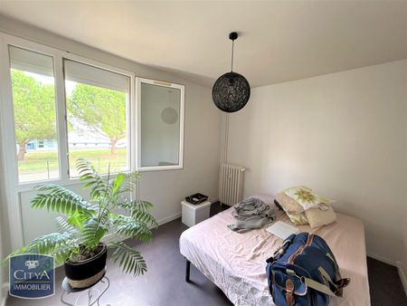 Location Appartement 4 pièces 75m² CASTELSARRASIN 82100 - Photo 4