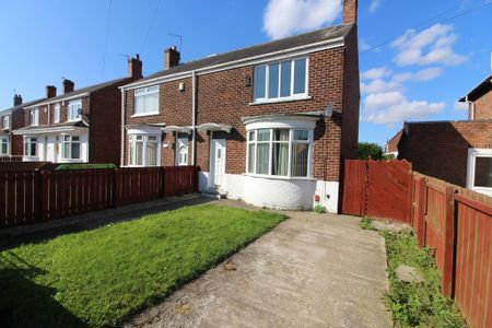 3 bedroom semi-detached house to rent - Photo 4
