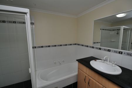 MODERN 2 BEDROOM APARTMENT LOCATED CLOSE TO AMENTITIES - Photo 2