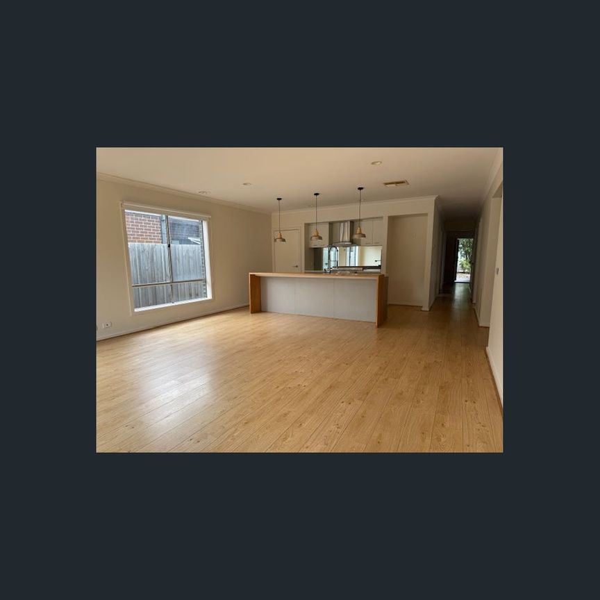 Stylish and Comfortable Three-Bedroom Family Home - Photo 1