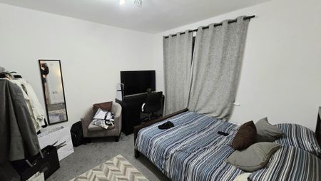 4 bedroom terraced house to rent - Photo 4