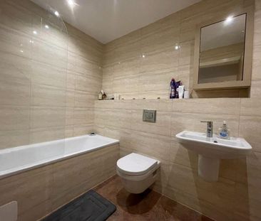 3 bedroom apartment to rent - Photo 6