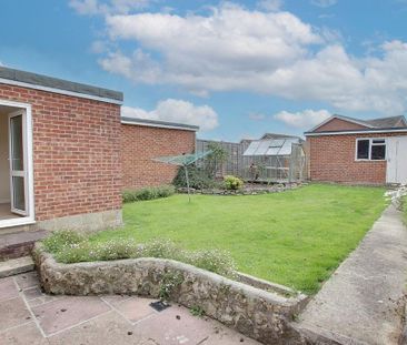 2 bedroom semi-detached bungalow to rent - Photo 2