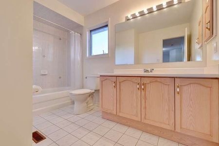 For Lease - 6388 Newcombe Drive, Mississauga, Ontario - Photo 4