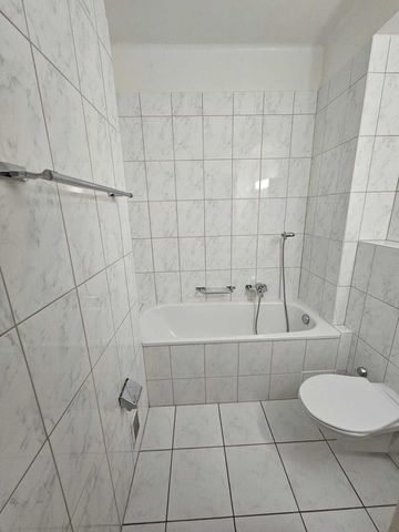 Two-and-a-half-room apartment on the first floor - Photo 3