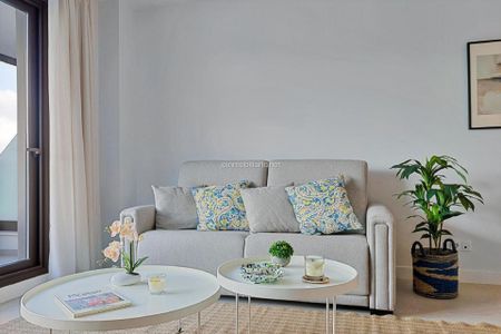 Apartamento en Estepona, Estepona, alquiler - Photo 2